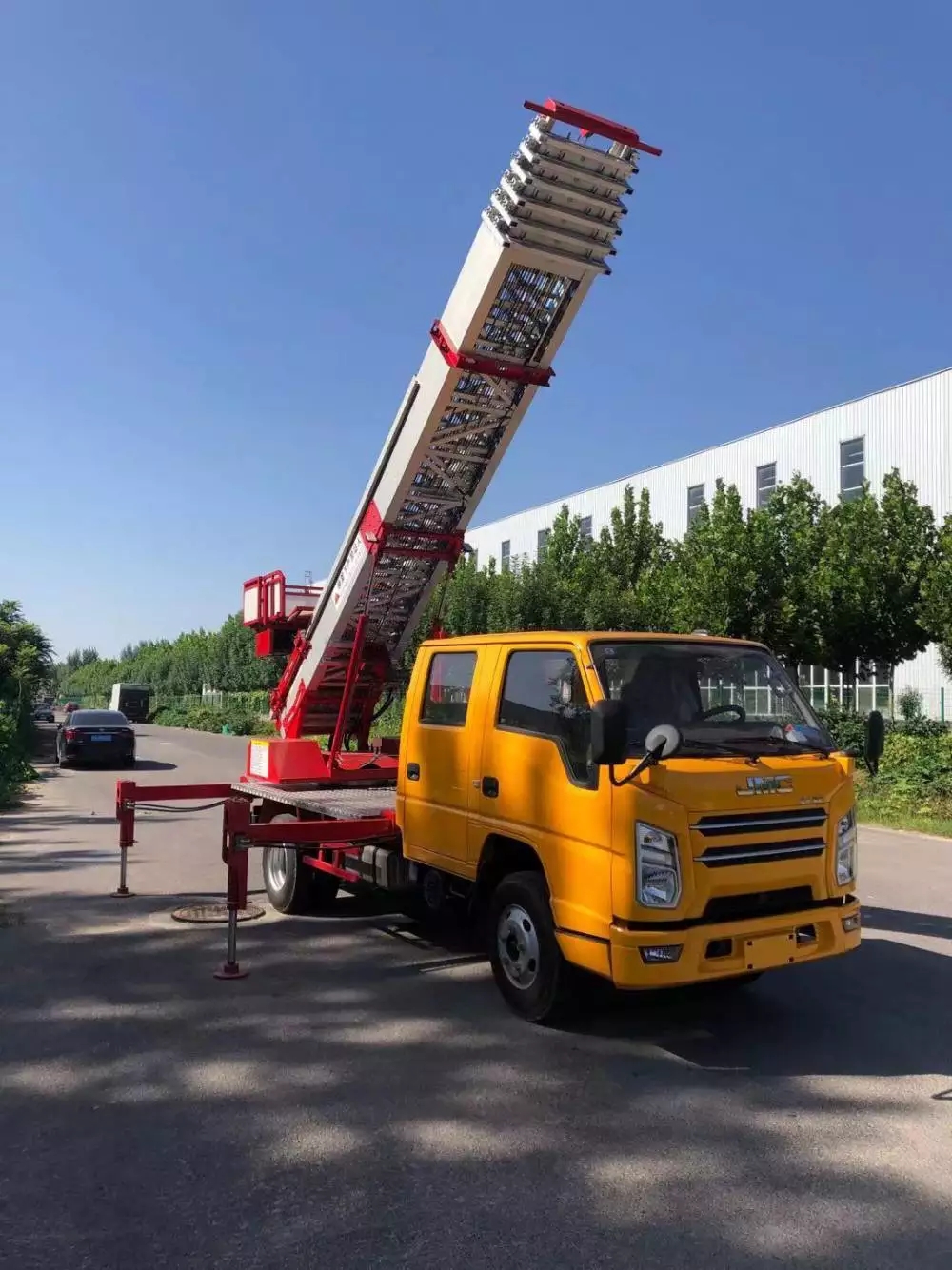 蚌埠龙子湖附近的云梯车出租服务：轻松解决高空作业需求