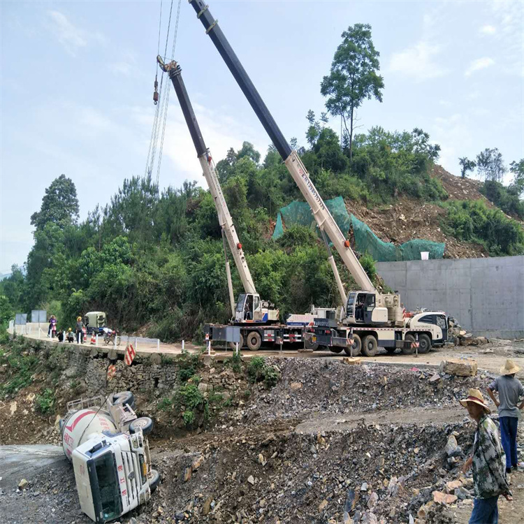 蚌埠龙子湖汽车掉沟里叫吊车救援要多少钱